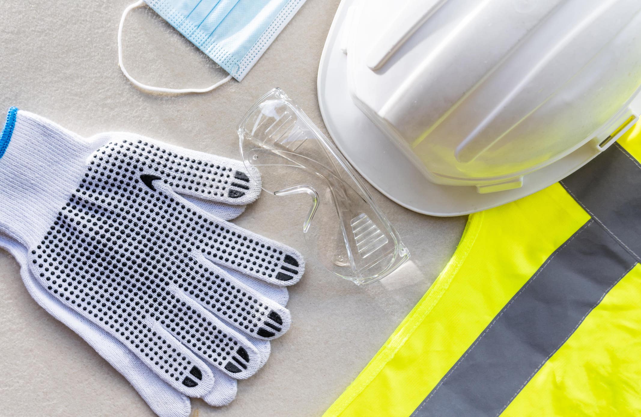 top-view-safety-construction-helmet-medical-mask-min